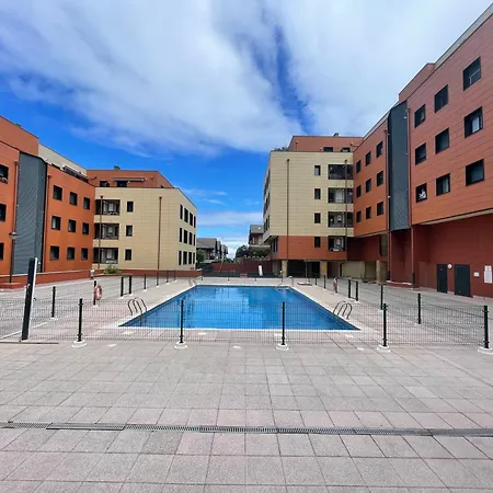 Apto. 2 Hab Y 2 Banos Con Garaje Y Piscina.